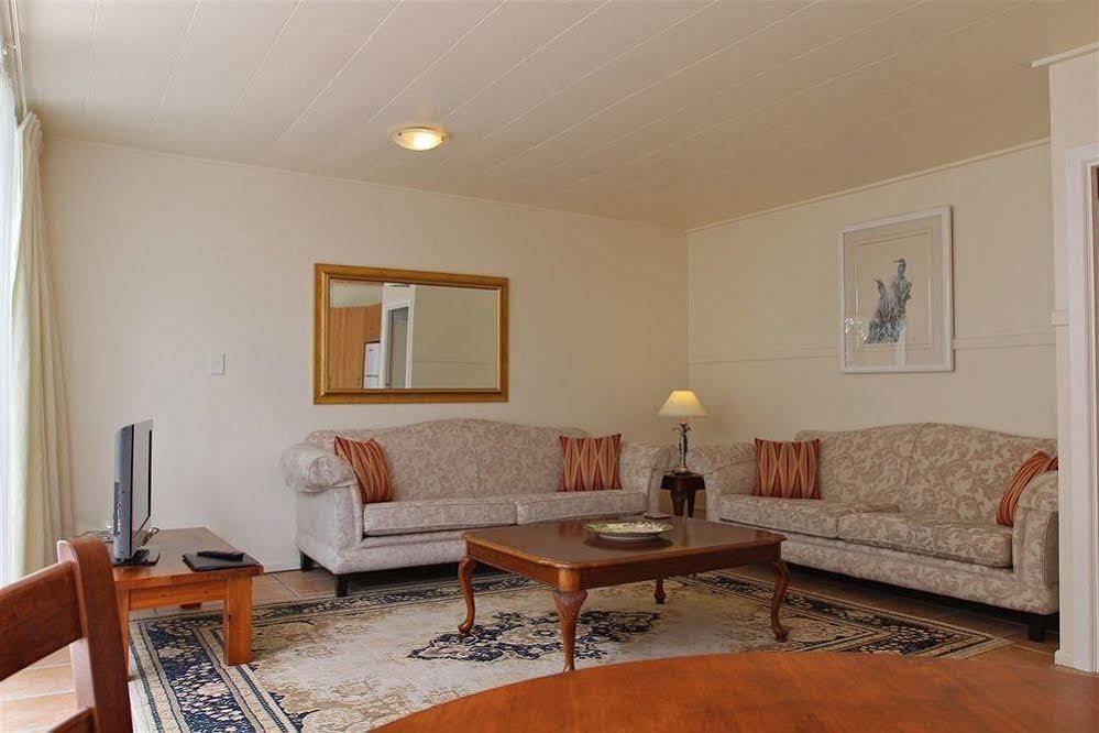 Commodores Lodge Расселл Экстерьер фото